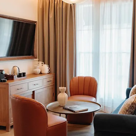 Only 5* Sevilla