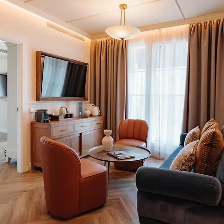 Only Hotel